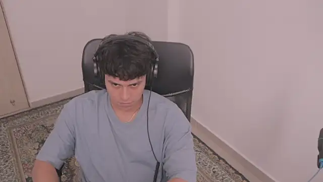 Snapshot of Tony_Hoffa chatting on December 3, 2025, 5:56 pm Tony Hoffa online show from December 3, 2025, 5:56 pm