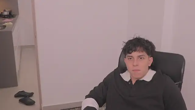 Snapshot of Tony_Hoffa chatting on November 13, 2025, 6:56 pm Tony Hoffa online show from November 13, 2025, 6:56 pm