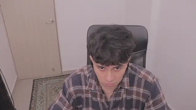 Snapshot of Tony_Hoffa chatting on November 8, 2025, 5:05 pm Tony Hoffa online show from November 8, 2025, 5:05 pm