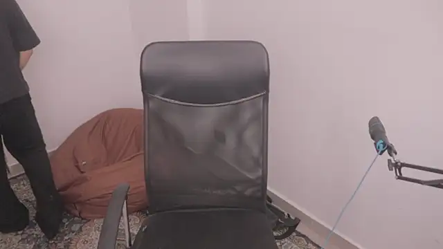 Snapshot of Tony_Hoffa chatting on December 1, 2025, 6:20 pm Tony Hoffa online show from December 1, 2025, 6:20 pm