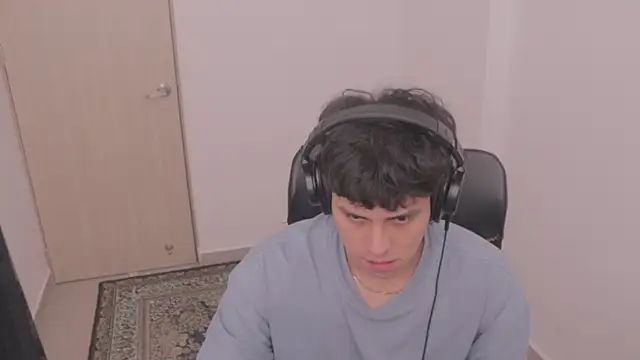 Snapshot of Tony_Hoffa chatting on November 12, 2025, 4:11 pm Tony Hoffa online show from November 12, 2025, 4:11 pm