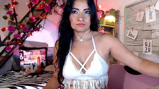 Snapshot of luna_sky83 chatting on May 30, 2026, 5:36 am luna sky83 online show from May 30, 2026, 5:36 am