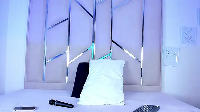 AlyRoses online show from November 17, 2025, 1:59 pm