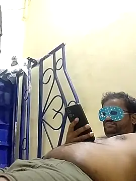 karthick25 online show from November 17, 2025, 5:06 pm