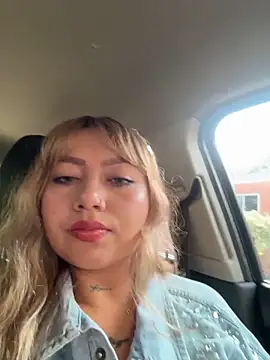 amanda-medrano1 online show from February 21, 2026, 2:30 pm