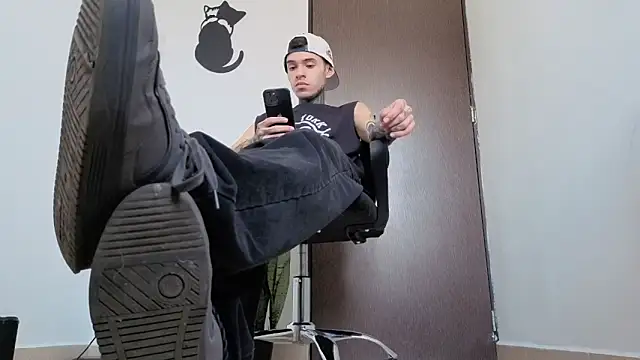 Snapshot of Saturno_v chatting on March 7, 2026, 10:10 am Saturno v online show from March 7, 2026, 10:10 am