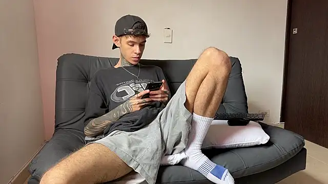 Saturno v online show from March 14, 2025, 9:21 pm