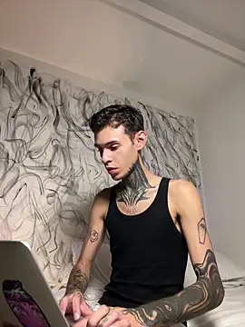 Snapshot of Saturno_v chatting on March 7, 2026, 11:54 pm Saturno v online show from March 7, 2026, 11:54 pm