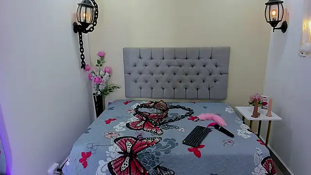 hellen kat online show from February 10, 2025, 10:30 pm