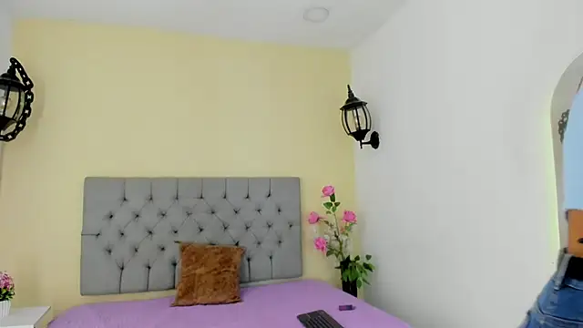 hellen kat online show from March 19, 2025, 12:59 am