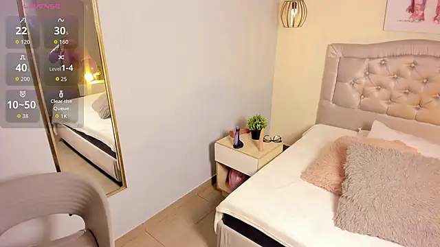 escarleth   online show from November 19, 2025, 12:38 pm