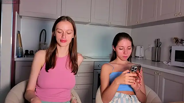 Snapshot of fcjuicy_pussy chatting on October 9, 2025, 12:28 pm fcjuicy pussy online show from October 9, 2025, 12:28 pm