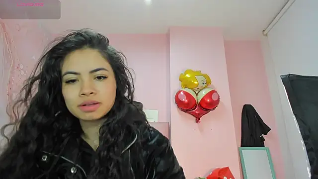 Snapshot of soyzarahtorres chatting on October 8, 2025, 11:16 pm soyzarahtorres online show from October 8, 2025, 11:16 pm