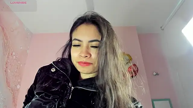 Snapshot of soyzarahtorres chatting on December 16, 2025, 9:41 pm soyzarahtorres online show from December 16, 2025, 9:41 pm