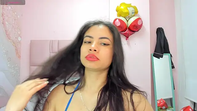 Snapshot of soyzarahtorres chatting on October 24, 2025, 12:42 am soyzarahtorres online show from October 24, 2025, 12:42 am