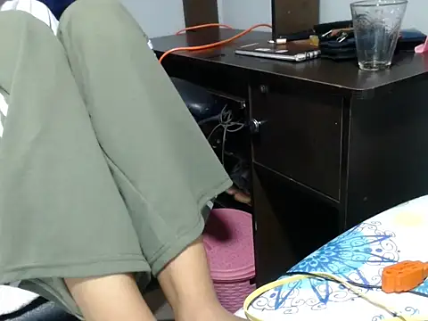 Snapshot of Erotic_latina chatting on November 7, 2025, 12:15 am Erotic latina online show from November 7, 2025, 12:15 am