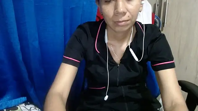 Snapshot of Erotic_latina chatting on December 3, 2025, 11:25 pm Erotic latina online show from December 3, 2025, 11:25 pm