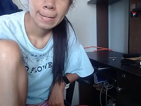 Snapshot of Erotic_latina chatting on November 10, 2025, 12:43 pm Erotic latina online show from November 10, 2025, 12:43 pm