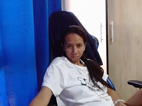 Snapshot of Erotic_latina chatting on October 12, 2025, 12:50 pm Erotic latina online show from October 12, 2025, 12:50 pm