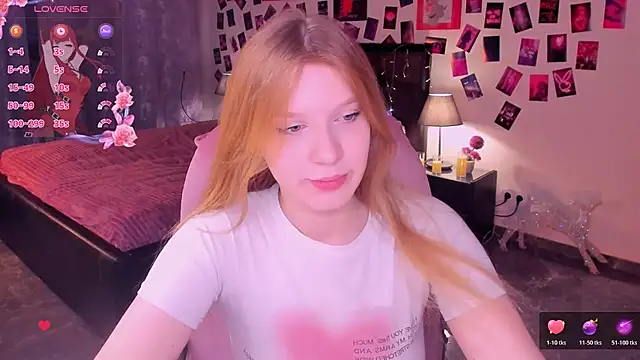 Snapshot of KarambaMoon chatting on March 12, 2026, 8:57 pm KarambaMoon online show from March 12, 2026, 8:57 pm