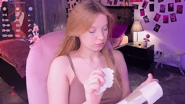 Snapshot of KarambaMoon chatting on March 15, 2026, 8:38 pm KarambaMoon online show from March 15, 2026, 8:38 pm