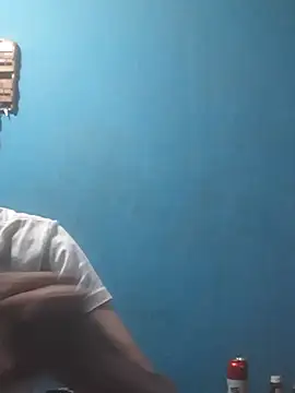 Snapshot of hugosafado333 chatting on October 23, 2025, 4:44 am hugosafado333 online show from October 23, 2025, 4:44 am