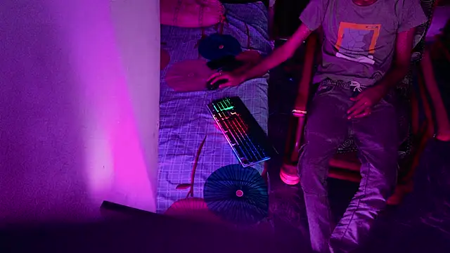 Snapshot of Habibi_big_b chatting on November 1, 2025, 4:45 pm Habibi big b online show from November 1, 2025, 4:45 pm