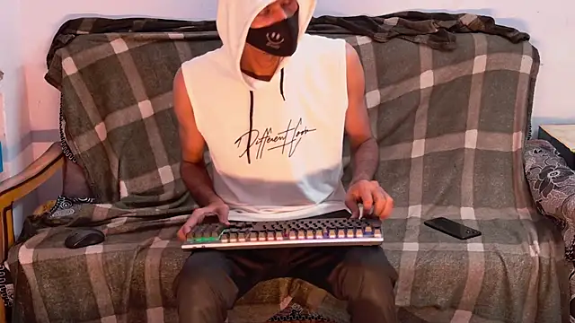 Snapshot of Habibi_big_b chatting on October 18, 2025, 5:26 pm Habibi big b online show from October 18, 2025, 5:26 pm