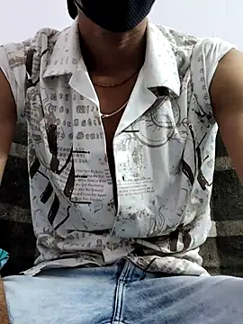 Snapshot of Habibi_big_b chatting on March 2, 2025, 5:20 pm Habibi big b online show from March 2, 2025, 5:20 pm