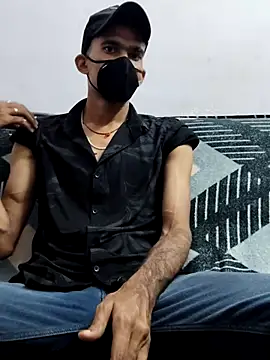 Snapshot of Habibi_big_b chatting on March 18, 2025, 5:45 am Habibi big b online show from March 18, 2025, 5:45 am