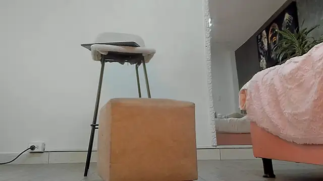 Snapshot of isa_lancaster chatting on July 14, 2026, 2:05 am isa lancaster online show from July 14, 2026, 2:05 am