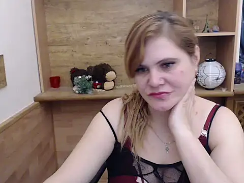 Snapshot of DaniellaKiss chatting on February 28, 2026, 9:25 pm DaniellaKiss online show from February 28, 2026, 9:25 pm