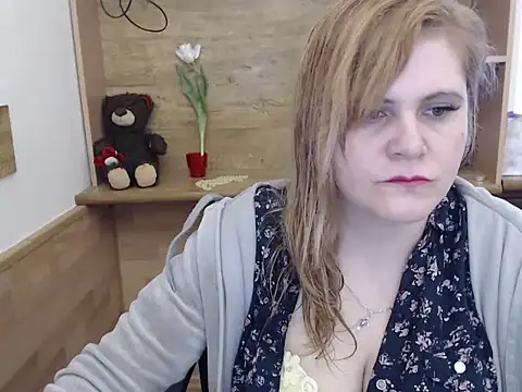 Snapshot of DaniellaKiss chatting on March 11, 2026, 1:05 pm DaniellaKiss online show from March 11, 2026, 1:05 pm