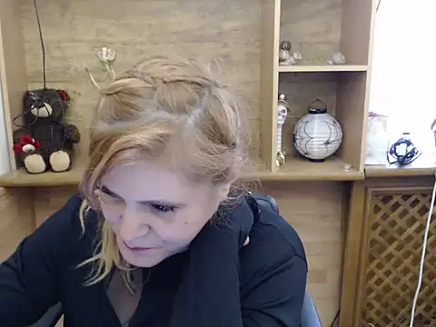 Snapshot of DaniellaKiss chatting on March 17, 2026, 1:36 pm DaniellaKiss online show from March 17, 2026, 1:36 pm