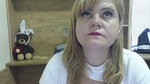 DaniellaKiss online show from October 9, 2025, 8:15 am