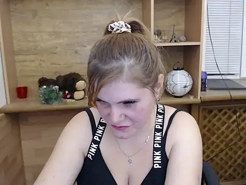 Snapshot of DaniellaKiss chatting on February 8, 2026, 10:18 pm DaniellaKiss online show from February 8, 2026, 10:18 pm