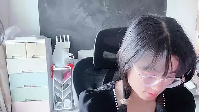 Snapshot of Honey-cici chatting on November 26, 2025, 8:58 am Honey-cici online show from November 26, 2025, 8:58 am