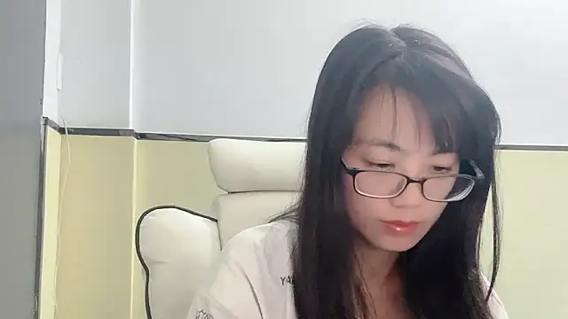 Snapshot of Honey-cici chatting on March 11, 2025, 8:30 am Honey-cici online show from March 11, 2025, 8:30 am