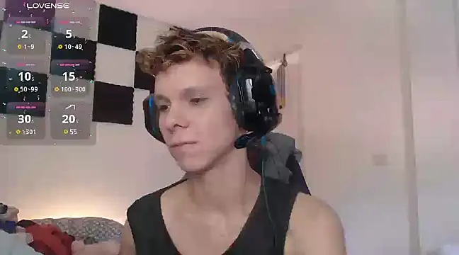 bryamado69 online show from February 26, 2025, 7:32 pm