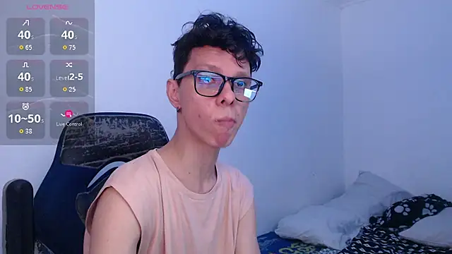 Snapshot of bryamado69 chatting on July 8, 2026, 1:52 am bryamado69 online show from July 8, 2026, 1:52 am