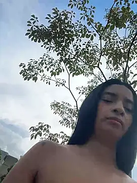 Laura fernandezII online show from May 8, 2026, 8:12 pm