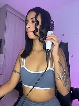 Laura fernandezII online show from June 25, 2026, 5:07 pm