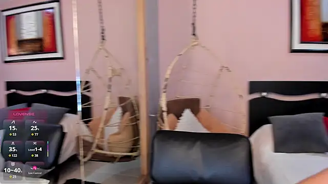 LenaRuiz  online show from November 9, 2025, 12:09 pm