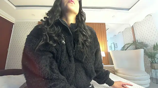 Princess Violett online show from November 21, 2025, 2:38 pm