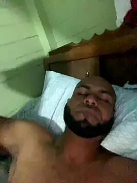 Snapshot of islandvybee55 chatting on September 15, 2025, 6:58 am islandvybee55 online show from September 15, 2025, 6:58 am