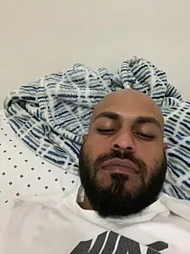 Snapshot of islandvybee55 chatting on March 1, 2025, 6:03 am islandvybee55 online show from March 1, 2025, 6:03 am