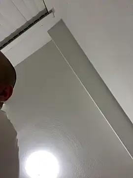 Snapshot of islandvybee55 chatting on March 7, 2025, 4:46 am islandvybee55 online show from March 7, 2025, 4:46 am