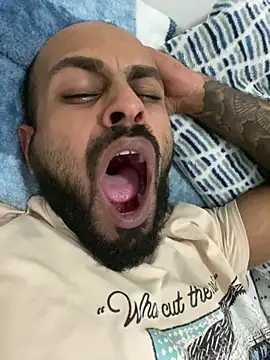 Snapshot of islandvybee55 chatting on January 29, 2025, 1:05 am islandvybee55 online show from January 29, 2025, 1:05 am