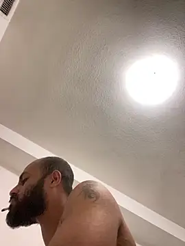 Snapshot of islandvybee55 chatting on February 9, 2025, 4:36 am islandvybee55 online show from February 9, 2025, 4:36 am