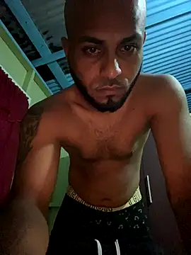 Snapshot of islandvybee55 chatting on September 14, 2025, 9:20 am islandvybee55 online show from September 14, 2025, 9:20 am